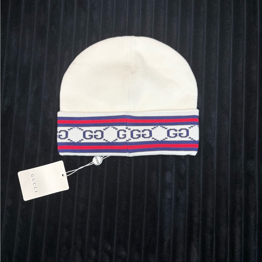 FASHION!! Cream Beanie with Logo Band